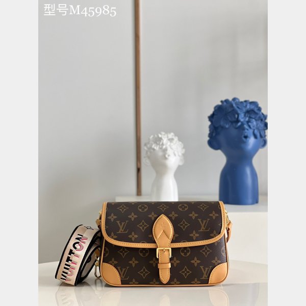 Replica Louis Vuitton Utility Crossbody Bag Monogram Canvas M80446